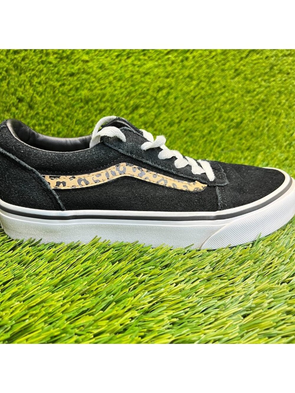 Vans Ward Boys Size 4Y Black White Athletic Walking Skateboard Shoes Sneakers